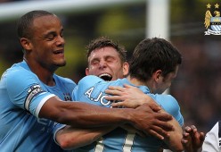 乐鱼体育官网入口-“高新体育中心：羽毛球选手演绎极限技巧与团队协作”